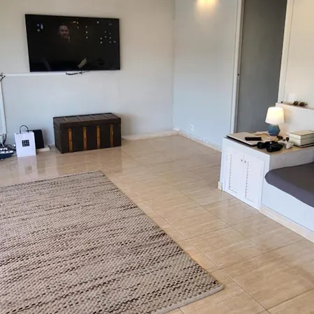 Luxury In Front Of The Sea * リャフラン