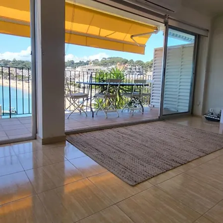 Luxury In Front Of The Sea アパート リャフラン
